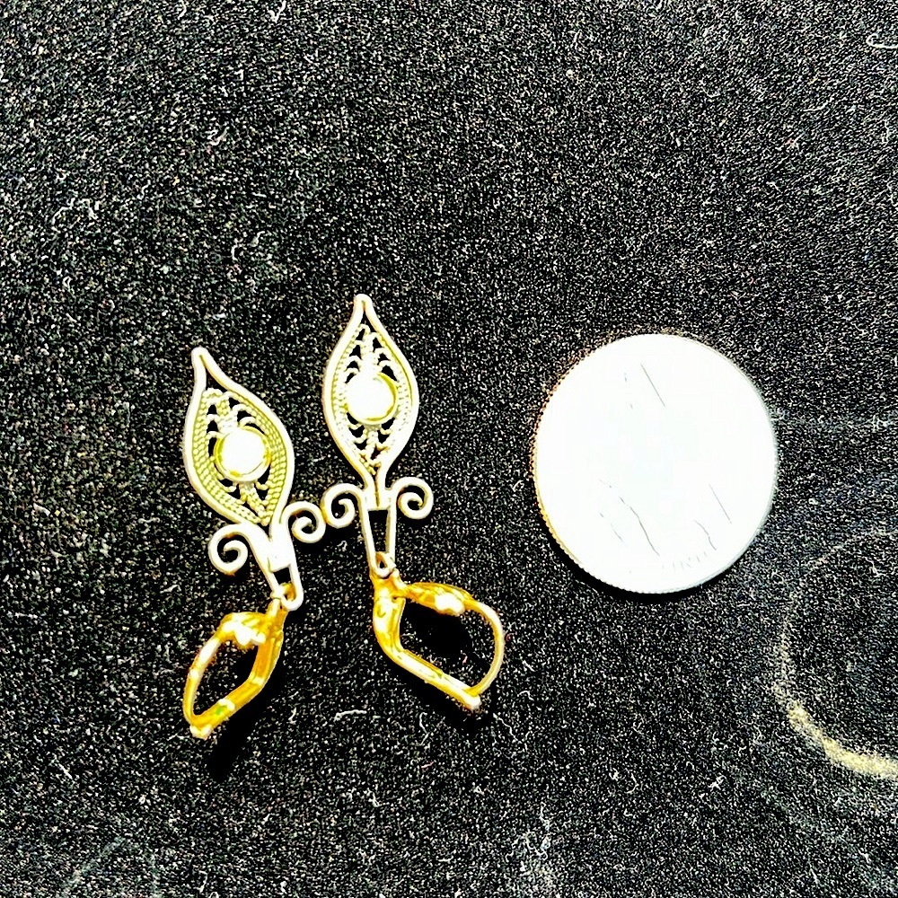 Jade tear drop earings